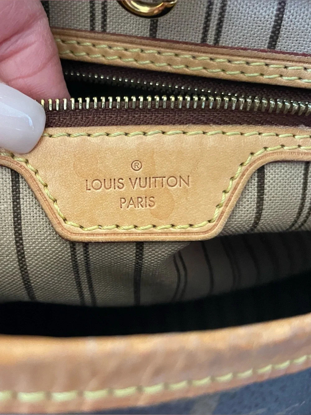 Authentic Louis Vuitton Monogram Delightful MM Bag - Picture 13 of 16